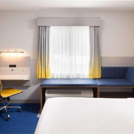 Microtel Inn & Suites By Wyndham Macedon Eksteriør billede