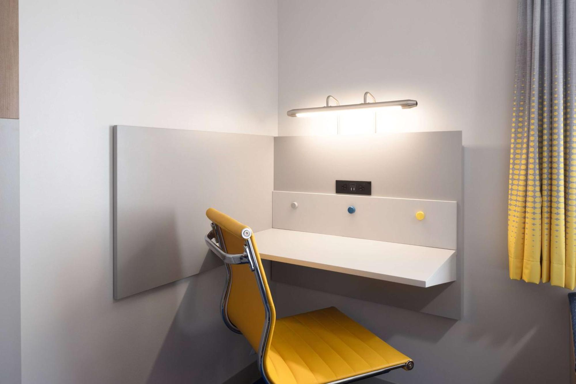 Microtel Inn & Suites By Wyndham Macedon Eksteriør billede