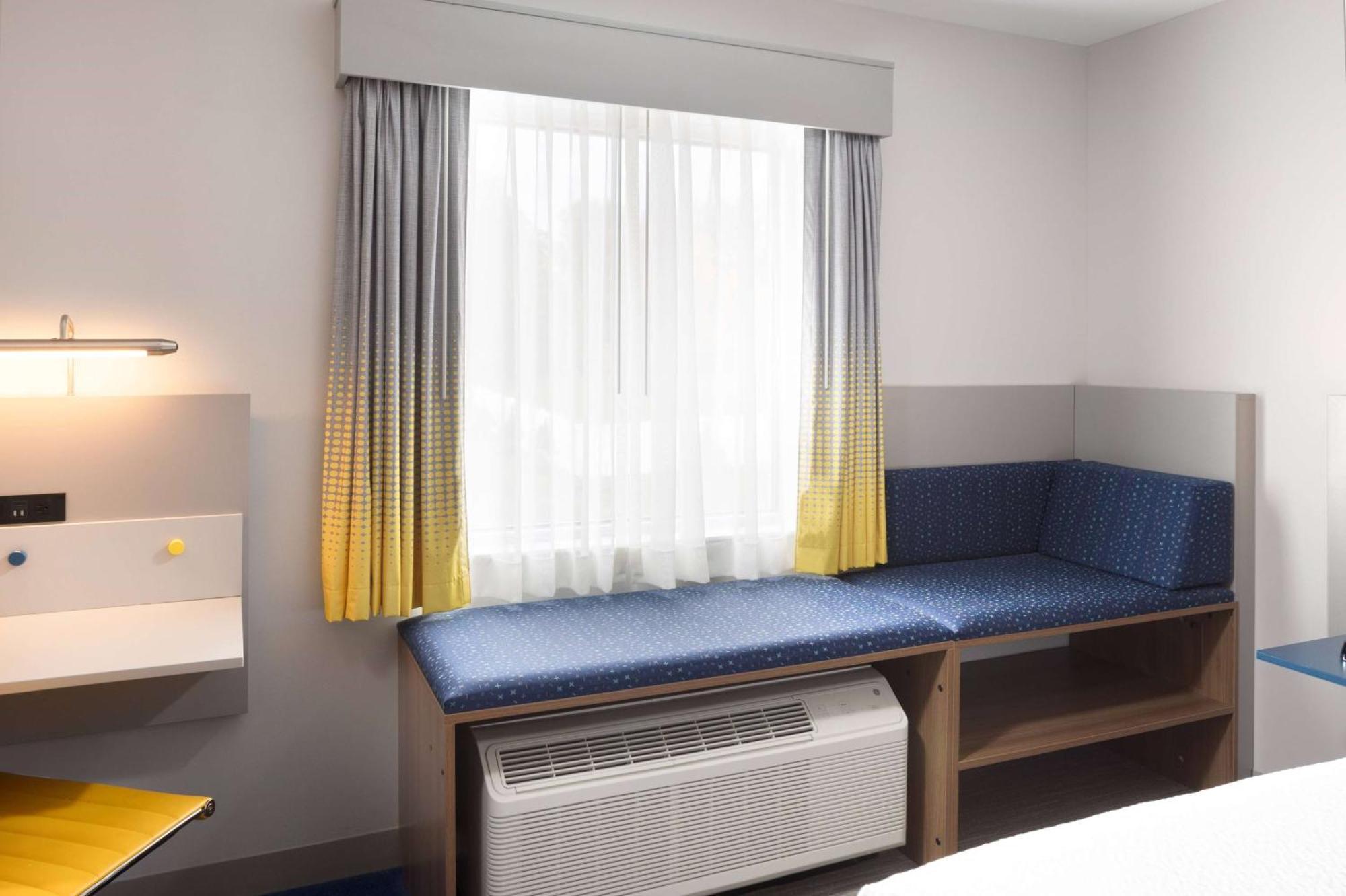 Microtel Inn & Suites By Wyndham Macedon Eksteriør billede