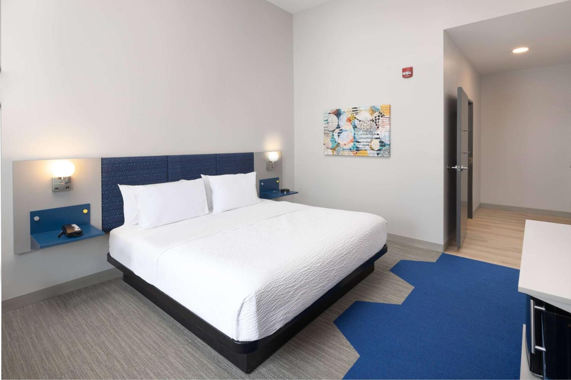 Microtel Inn & Suites By Wyndham Macedon Eksteriør billede