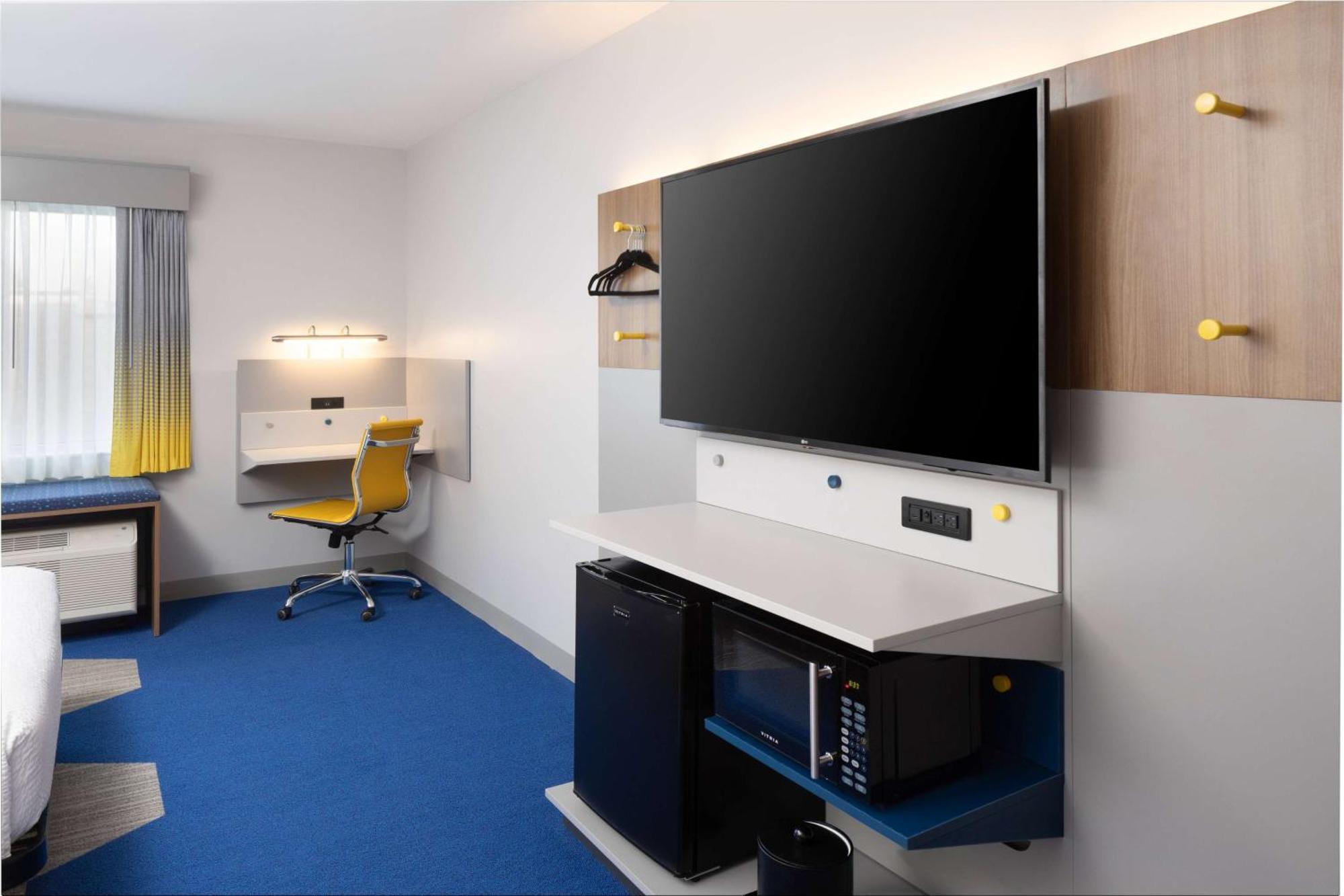 Microtel Inn & Suites By Wyndham Macedon Eksteriør billede